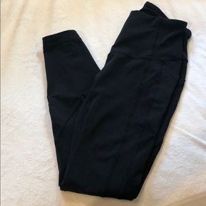 LuLuLemon Size 4 HW All the Right Places Crop